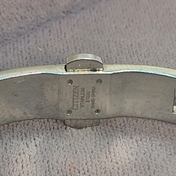 Watch - Picture 3 of 4